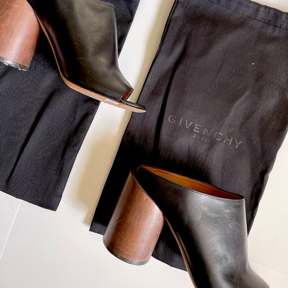 GIVENCHY MULE SIZE 40